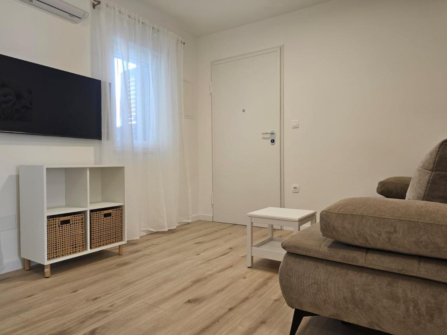 Apartments Miamare 2 Primosten Exterior photo