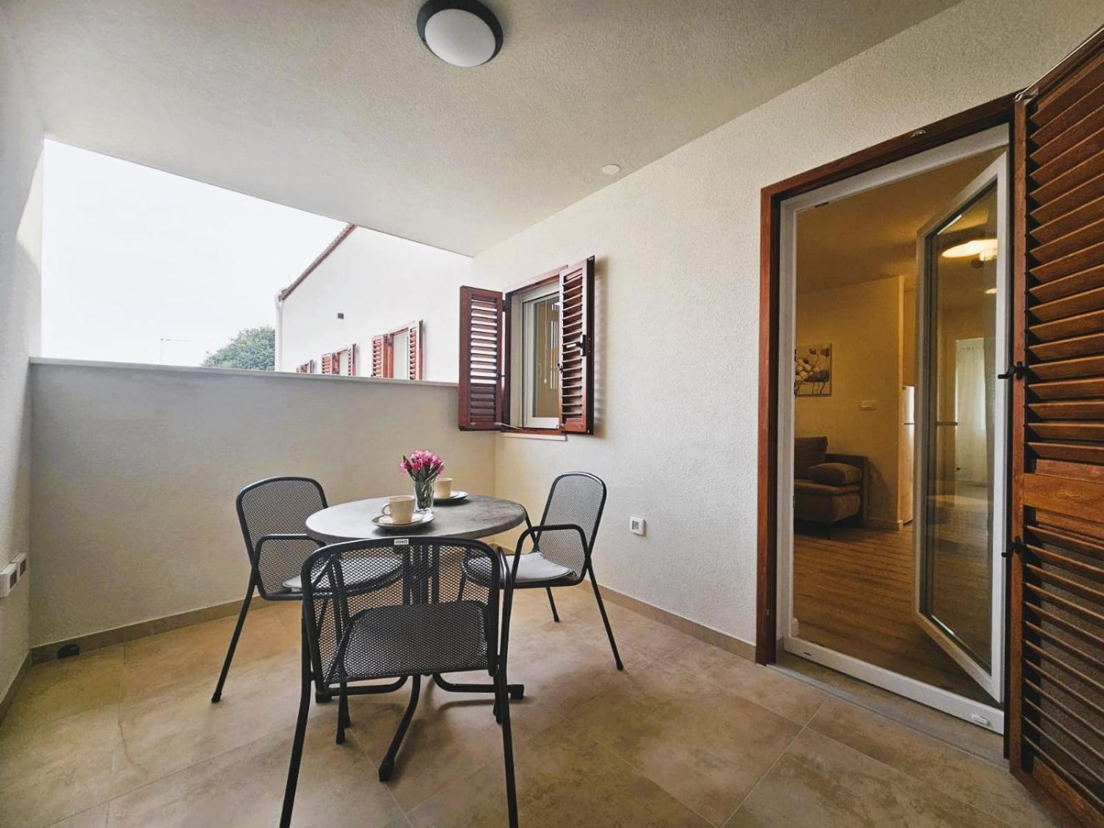 Apartments Miamare 2 Primosten Exterior photo